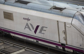 ep archivo   un tren en la estacion de madrid   puerta de atocha   almudena grandes a 31 de agosto