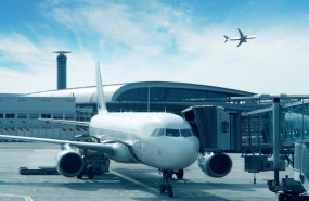 ep avion en el aeropuerto de charles de gaulle en paris francia