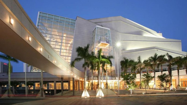 ep el centro arsht de noche