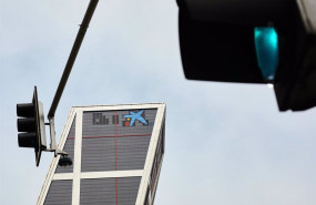 ep el logo de caixabank tras la sustitucion por el de bankia en las torres kio en madrid espana a 27 ep el logo de caixabank tras la sustitucion por el de bankia en las torres kio en madrid espana a 27