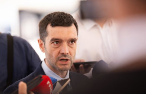 ep el ministro de consumo y agenda 2030 pablo bustinduy durante el encuentro con los medios de ep el ministro de consumo y agenda 2030 pablo bustinduy durante el encuentro con los medios de