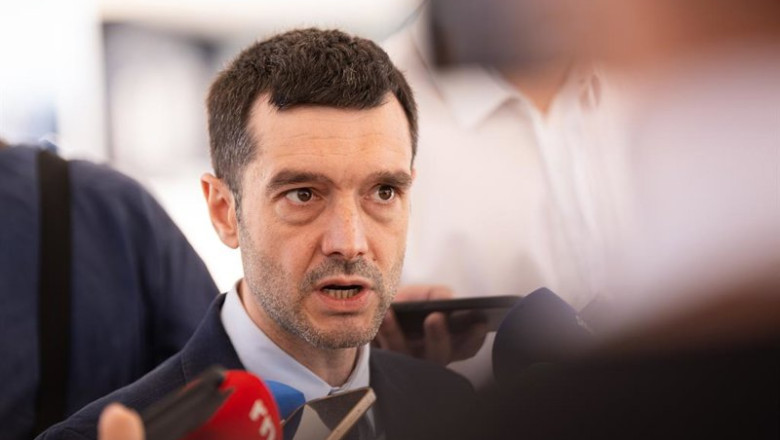 ep el ministro de consumo y agenda 2030 pablo bustinduy durante el encuentro con los medios de