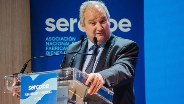ep el ministro de industria y turismo jordi hereu en la clausura de la asamblea general de sercobe