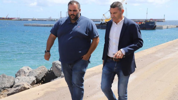 ep el presidente del cabildo de lanzarote oswaldo betancort y el consejero insular de pesca samuel