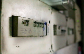 ep el tablero de control de luces de un edificio