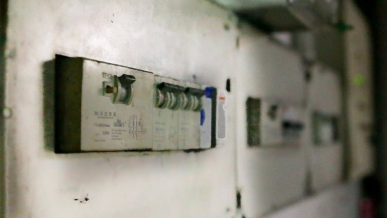 ep el tablero de control de luces de un edificio