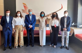 ep equipo de la aef y de iberia tras la firma del acuerdo
