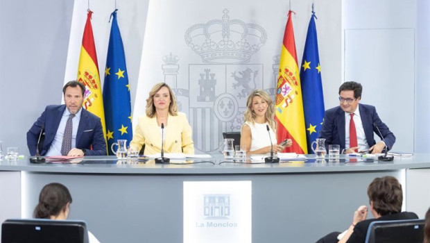 ep i d el ministro de transportes y movilidad sostenible oscar puente la ministra de educacion fp y