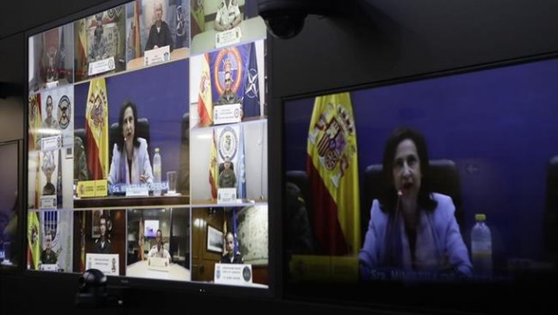 ep la ministradefensa margarita robles envideoconferencialas tropas