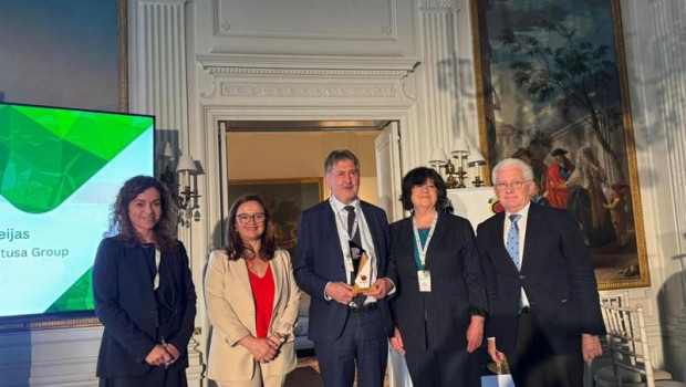 ep la secretaria de estado de turismo rosario sanchez y el ceo de grupo hotusa amancio lopez durante