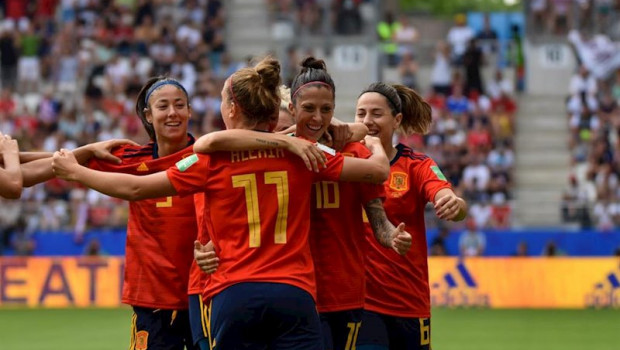 ep las jugadoras de la seleccion espanola femenina celebran el gol de jennifer hermoso ante los
