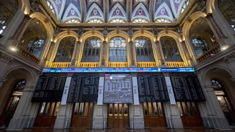 Paneles en el Palacio de la Bolsa | Alberto Ortega - Europa Press ep paneles en el palacio de la bolsa