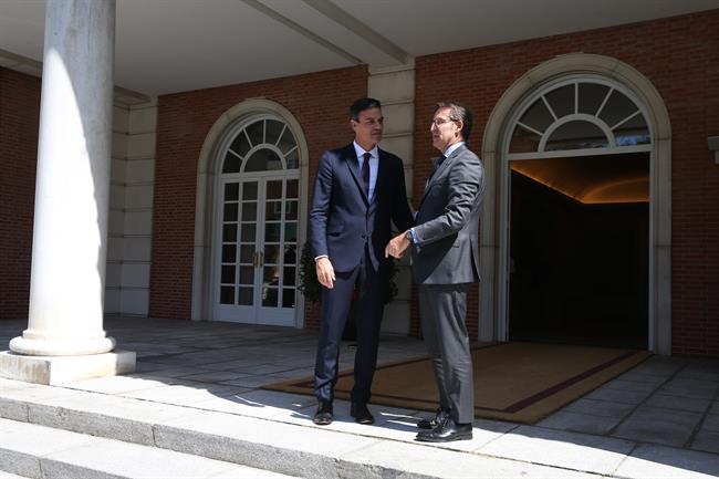 Reunión de Pedro Sánchez y Alberto Núñez Feijóo | POOL MONCLOA / FERNANDO CALVO ep reunionpedro sanchezalberto nunez feijoo 20180718150101
