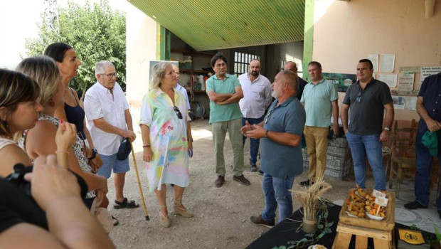 ep visita de la directora general de produccion agricola y ganadera de la conselleria de agua