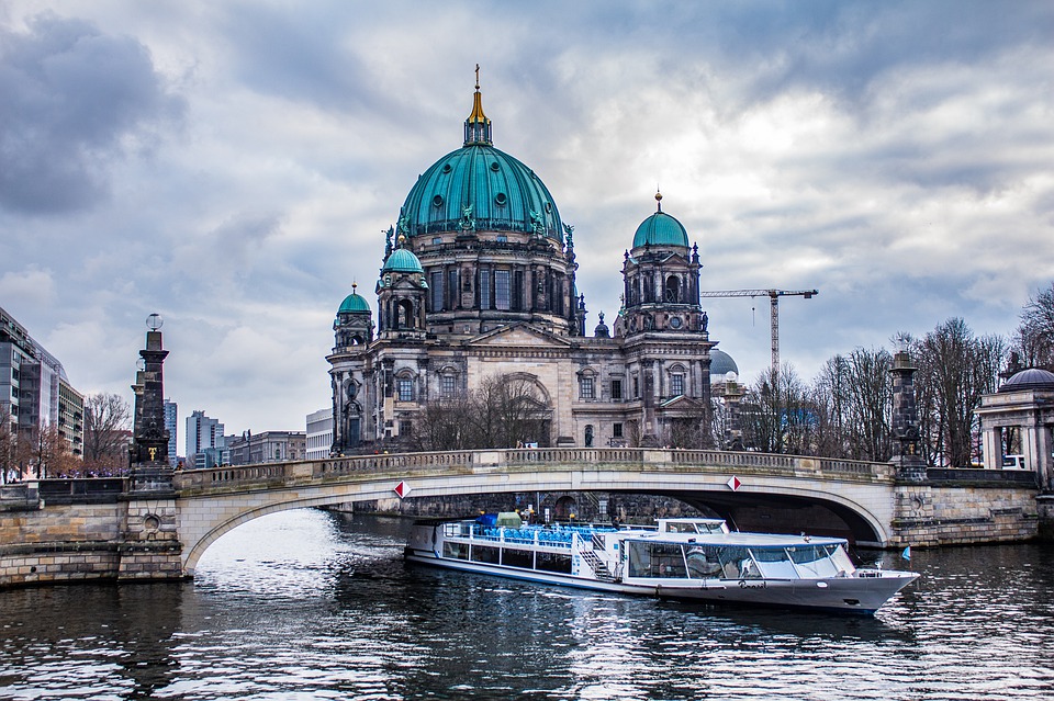 Berlín, Alemania berlin rio cielo