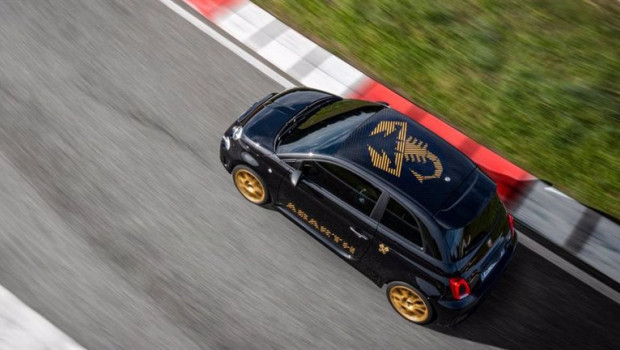 ep abarth lanza una edicion limitada del 695 por su 75 aniversario produciendo solo 1368 unidades