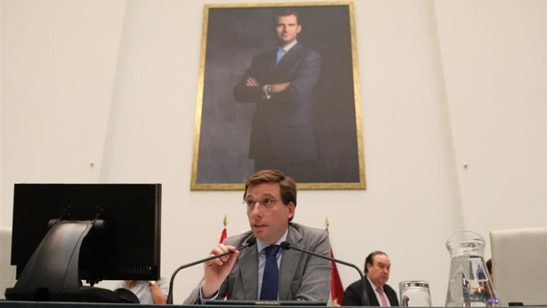 El alcalde de Madrid, José Luis Martínez Almeida, interviene en el Pleno municipal celebrado en el Palacio de Cibeles. | AYUNTAMIENTO DE MADRID ep alcaldemadrid jose luis martinez almeida intervienepleno municipal celebradopalaciocibeles