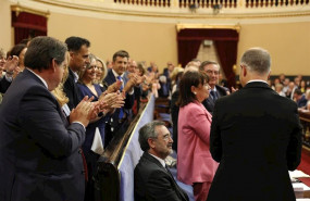ep aplauso al presidente del senado manuel cruz psoe durante la constitucion de la legislatura