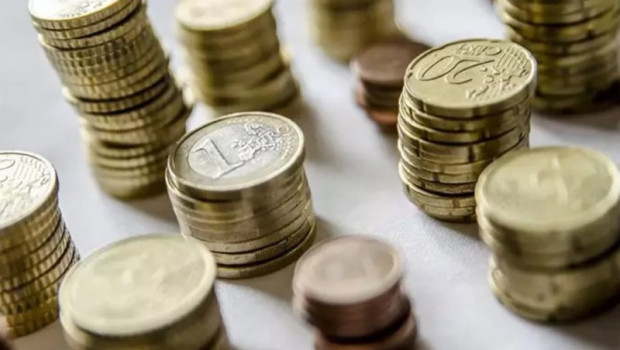 ep archivo   monedas de euro apiladas