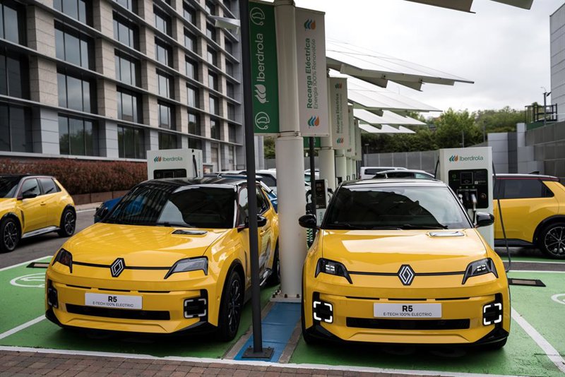 Renault Group mantiene sus ventas estables a junio y prioriza la electrificación