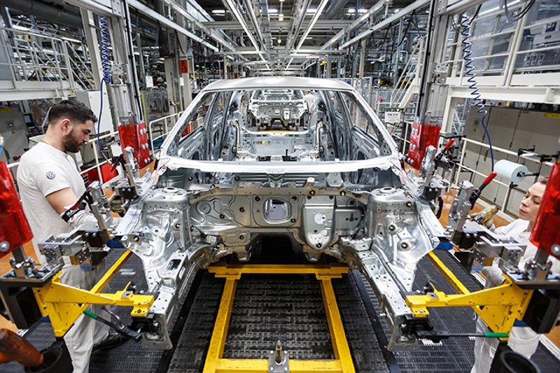 El sector manufacturero de EEUU acelera y vuelve a expandirse en marzo