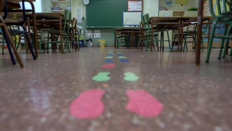 Aula vacía en un colegio de Madrid tras la cancelación de las clases por el coronavirus. | Jesús Hellín - Europa Press ep aula vacia en un colegio de madrid tras la cancelacion de las clases por el coronavirus