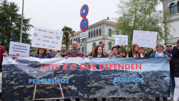 ep concentracion en defensa del sector percebeiro de galicia y contra las chapuzas politica al