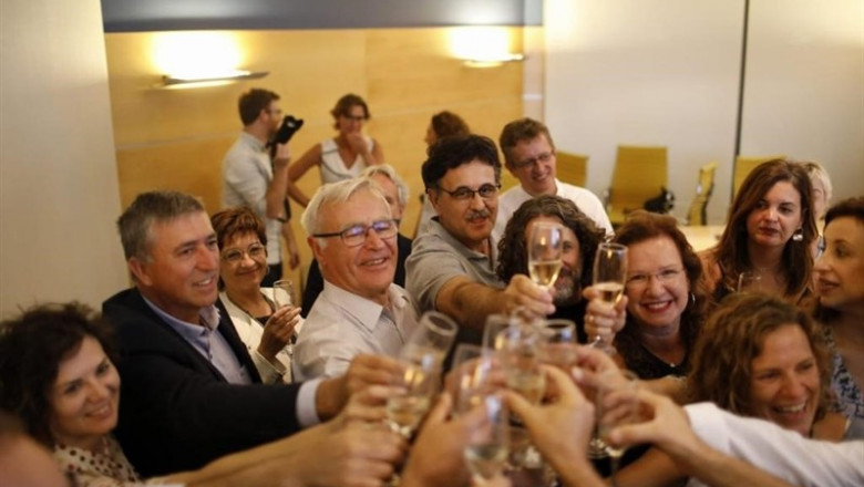 El alcalde de València y representantes de la candidatura celebran el anuncio de que València será Capital Mundial del Diseño | AYUNTAMIENTO DE VALÈNCIA ep el alcalde de valncia y representantes de la candidatura celebran el anuncio de que valncia sera