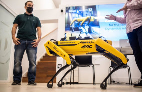 ep el ceo de plain concepts pablo pelaez d y el responsable de innovacion en espana de plain
