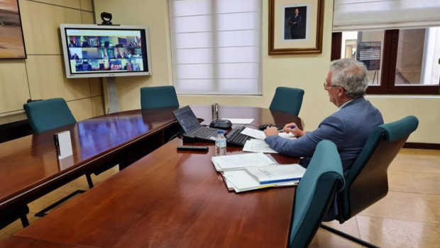 ep el consejero de agricultura ganaderia y medio ambiente del gobierno de aragon joaquin olona