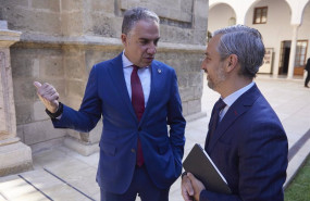 ep el consejero de presidencia en funciones de andalucia elias bendodo junto al consejero de