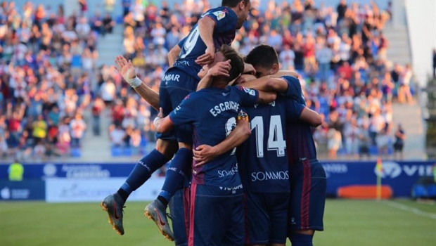 ep el huesca regresa a segunda pisando fuerte