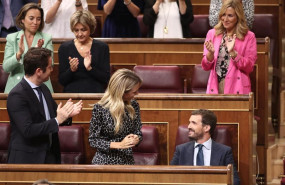 ep el presidente del partido popular pablo casado 1d recibe el aplauso de la bancada popular tras su