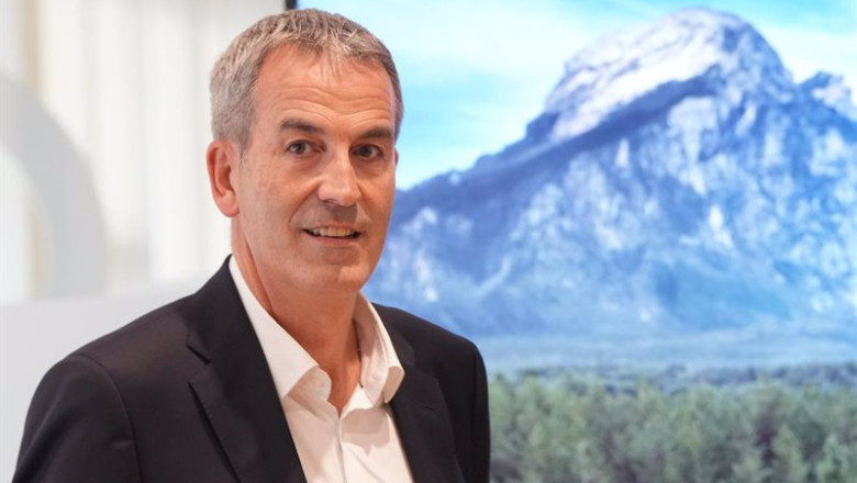 ep imanol reo ceo del grupo irizar durante la rueda de prensa celebrada en sus instalaciones ep imanol reo ceo del grupo irizar durante la rueda de prensa celebrada en sus instalaciones