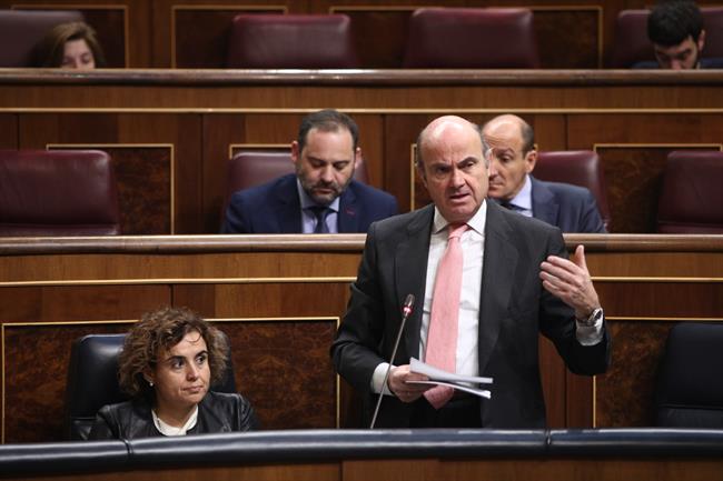 El ministro Luis de Guindos en la sesión de control en el Congreso | EUROPA PRESS ep ministro luisguindosla sesioncontrolcongreso