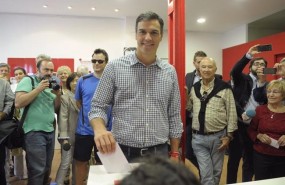 ep pedro sanchez depositavotola urnalas elecciones primariaspsoe