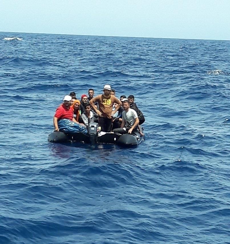 Rescate de patera | EUROPA PRESS/SALVAMENTO MARÍTIMO ep rescatepatera 20170722200402