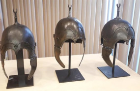 ep tres de los siete cascos celtiberos expoliados de un yacimiento aragones que espana ha recuperado