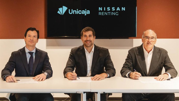 ep unicaja y nissan firman un acuerdo de renting para vehiculos electricos