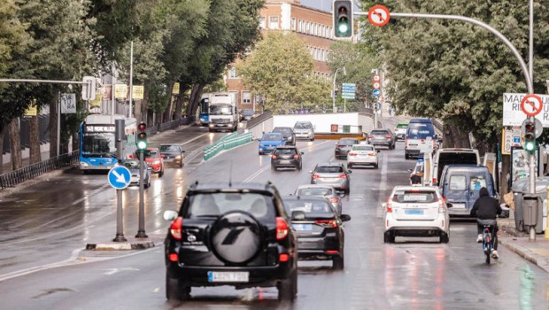 ep varios coches circulan bajo la lluvia a 2 de septiembre de 2023 en madrid espana