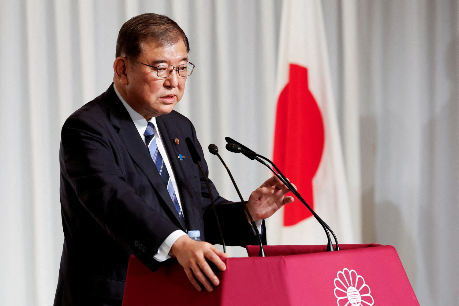 https://img5.s3wfg.com/web/img/images_uploaded/f/3/shigeru-ishiba-le-nouveau-leader-elu-du-parti-au-pouvoir-au-japon-le-ldp_20250720111737_rsz.jpg