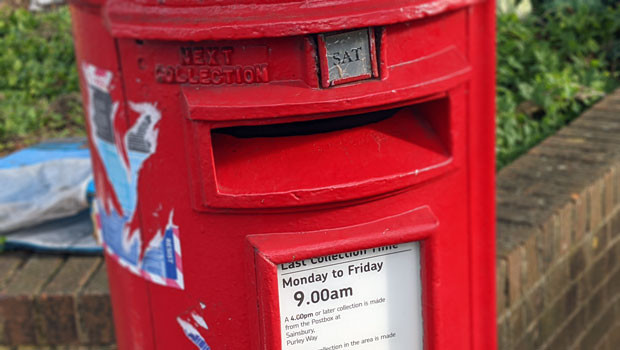 dl royal mail post office box mail pillarbox lettre