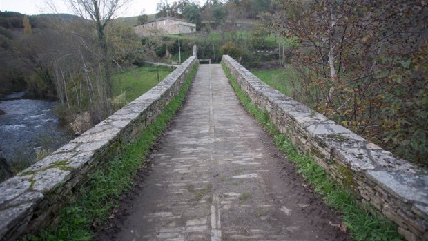 ep archivo   sendero perteneciente a la ruta de los ancares en lugo galicia espana a 31 de octubre