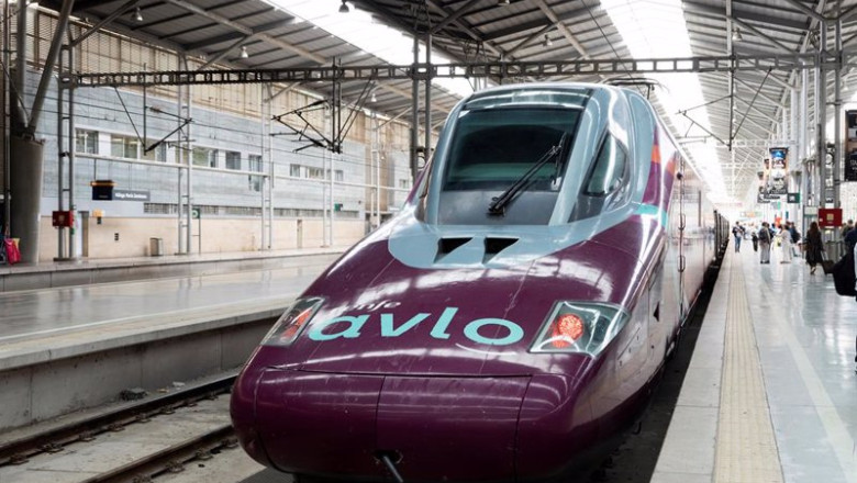 ep archivo tren avlo de renfe en malaga ep archivo tren avlo de renfe en malaga