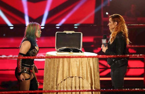 ep asuko izda mira desafiante a becky lynch