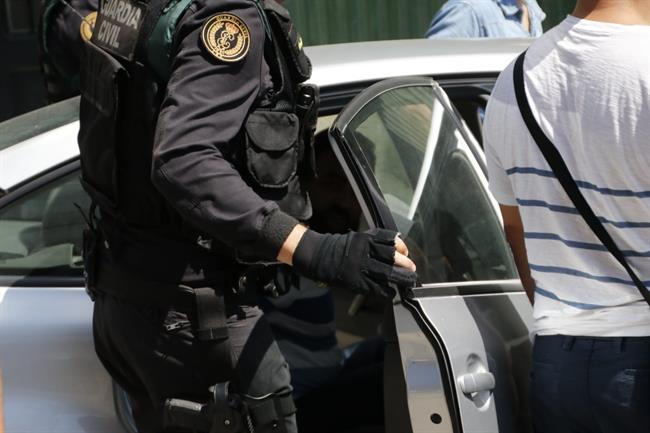Detención en Vigo del autor de un crimen en el barrio de O Carqueixo de Lugo | GUARDIA CIVIL ep detencionvigoautorun crimenbarrioo carqueixolugo