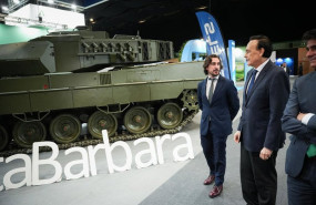 ep el consejero de universidad jose carlos gomez villamandos d visita el expositor de santa barbara