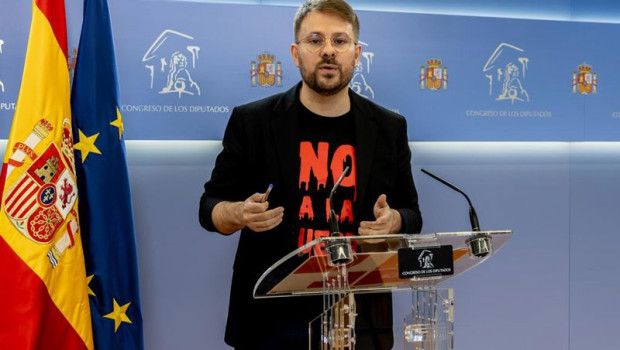 ep el diputado de compromis alberto ibanez mezquita durante una rueda de prensa en el congreso de