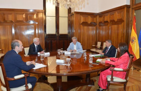 ep el ministro de agricultura luis planas se reune con representantes de agroseguro