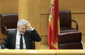 ep el ministro de interior fernando grande-marlaska se rasca la cabeza durante su comparecencia ante